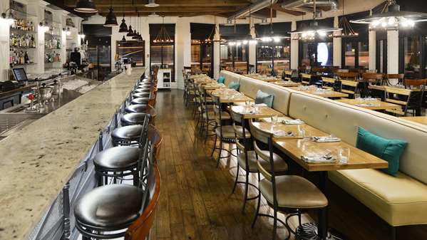 Restaurant - Prestige Beach House Kelowna