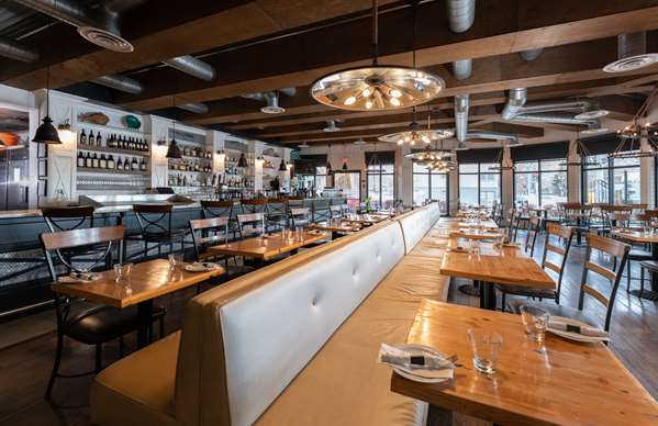 Restaurant - Prestige Beach House Kelowna