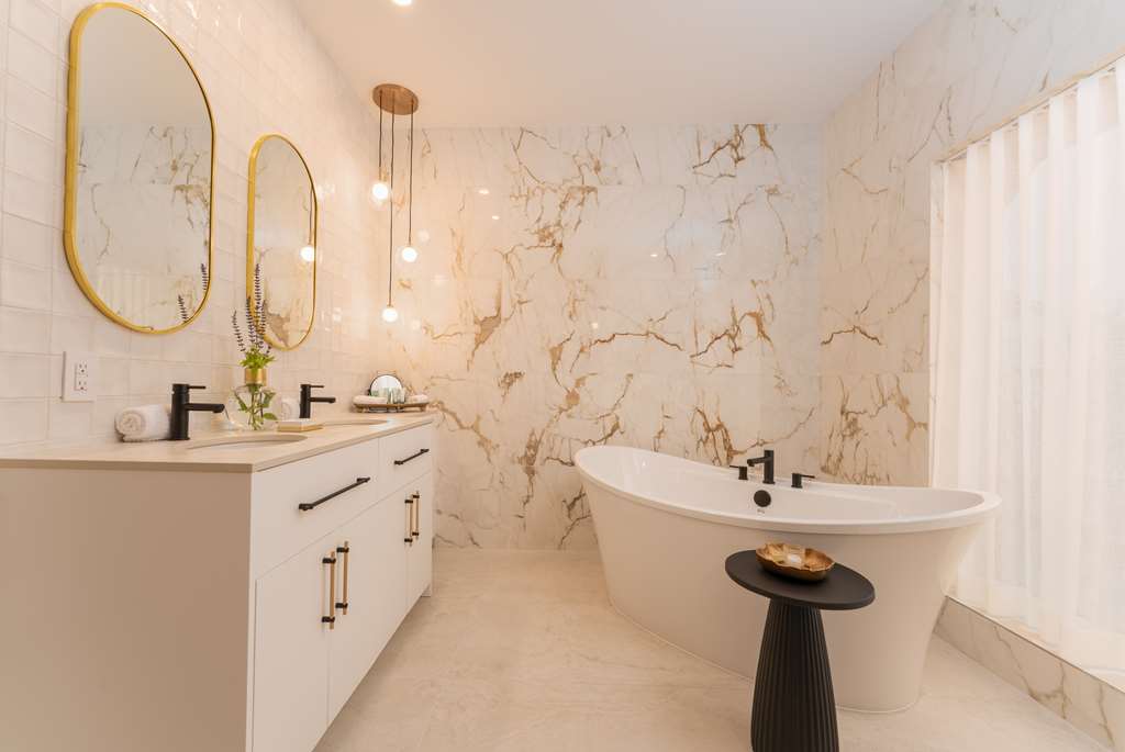 Prestige Beach House-guestroom-Guest Room,Bathroom,Suite,On-Site.jpg