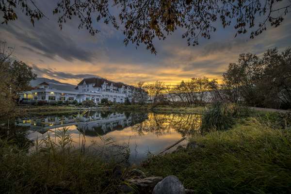 Exterior view - Prestige Harbourfront Resort Salmon Arm