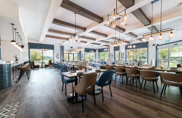 Restaurant - Prestige Harbourfront Resort Salmon Arm