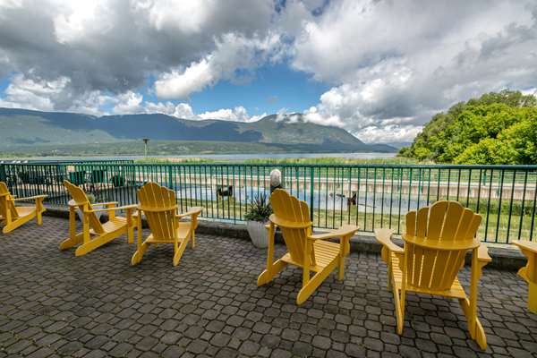  - Prestige Harbourfront Resort Salmon Arm
