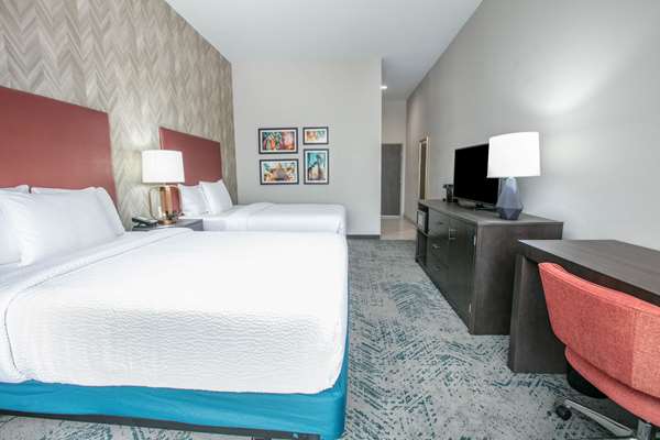  - La Quinta Inn & Suites Euless