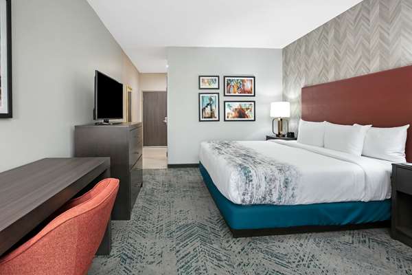  - La Quinta Inn & Suites Euless