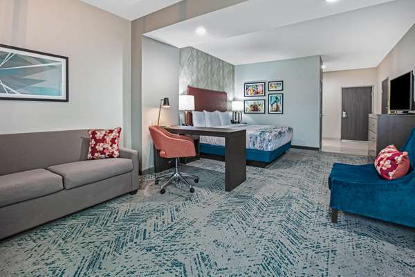  - La Quinta Inn & Suites Euless
