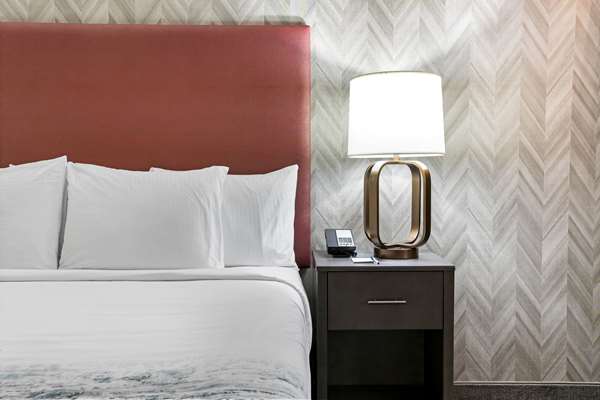  - La Quinta Inn & Suites Euless