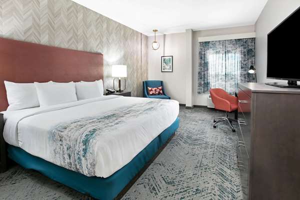  - La Quinta Inn & Suites Euless