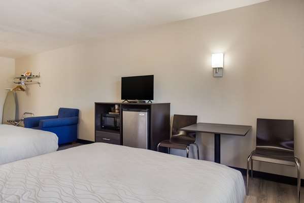  - Rodeway Inn Branson