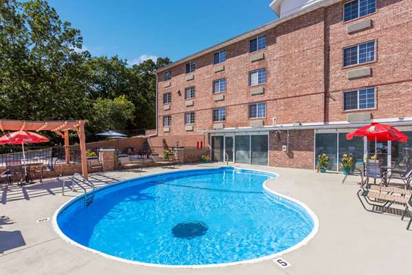 Pool - Rodeway Inn Branson