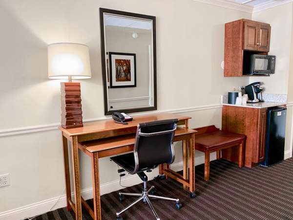  - Best Western Springfield Hotel