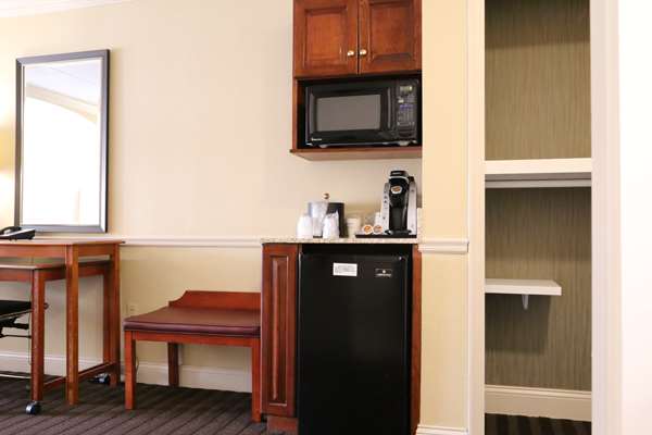  - Best Western Springfield Hotel