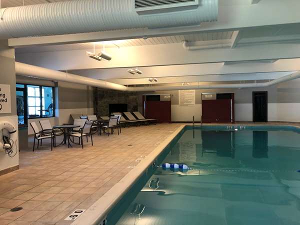 Pool - Best Western Springfield Hotel