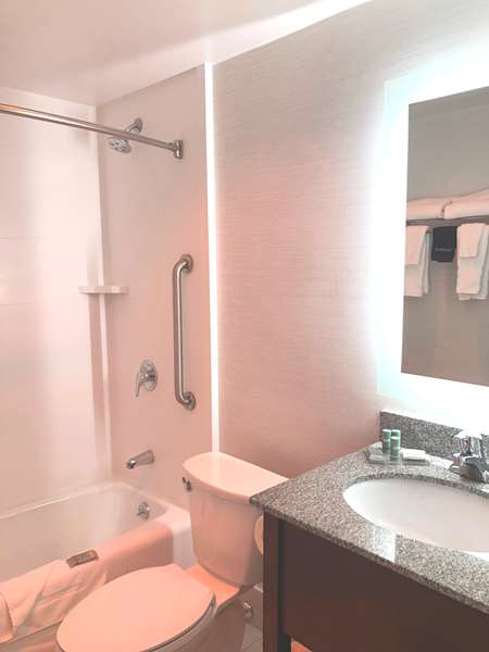  - Best Western Springfield Hotel