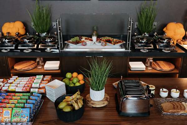 Amenities - Revel Hotel Urbandale - I-35 & I-80, Exit 125