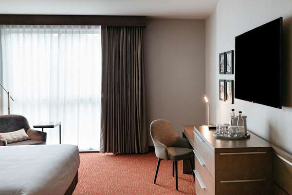  - Revel Hotel Urbandale - I-35 & I-80, Exit 125