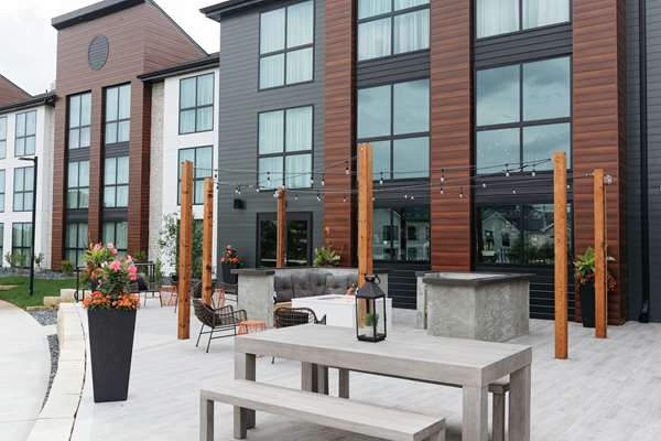 Exterior view - Revel Hotel Urbandale - I-35 & I-80, Exit 125