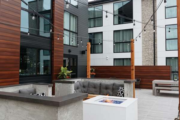 Exterior view - Revel Hotel Urbandale - I-35 & I-80, Exit 125