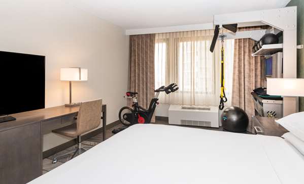  - DoubleTree by Hilton Hotel Penn Station Newark