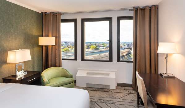  - DoubleTree by Hilton Hotel Penn Station Newark