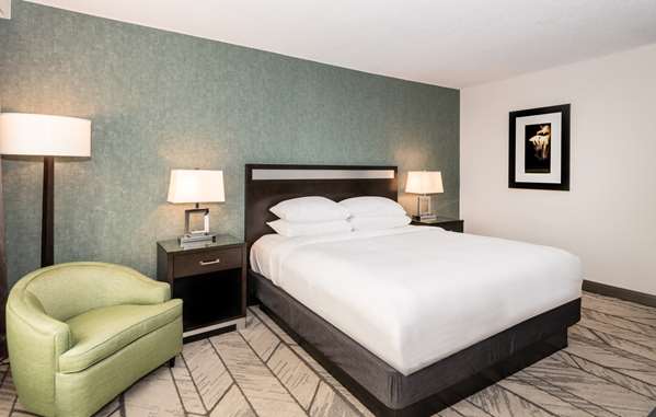  - DoubleTree by Hilton Hotel Penn Station Newark
