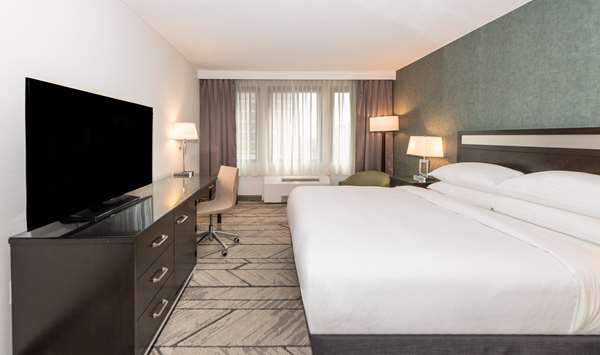  - DoubleTree by Hilton Hotel Penn Station Newark
