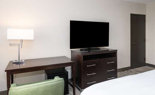  - DoubleTree by Hilton Hotel Penn Station Newark