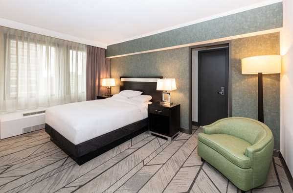  - DoubleTree by Hilton Hotel Penn Station Newark