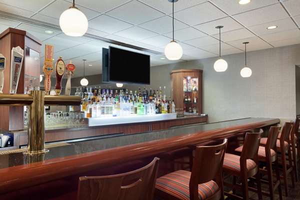 Bar - DoubleTree by Hilton Hotel Penn Station Newark