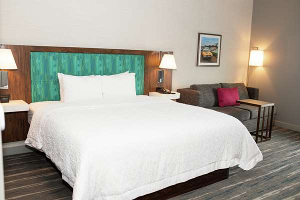  - Hampton Inn & Suites Dundee