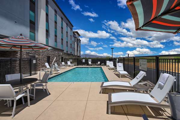 Pool - Hampton Inn & Suites Tech Park Tucson - I-10, Exit 273