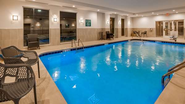 Pool - Best Western Plus Desoto Hotel Olive Branch