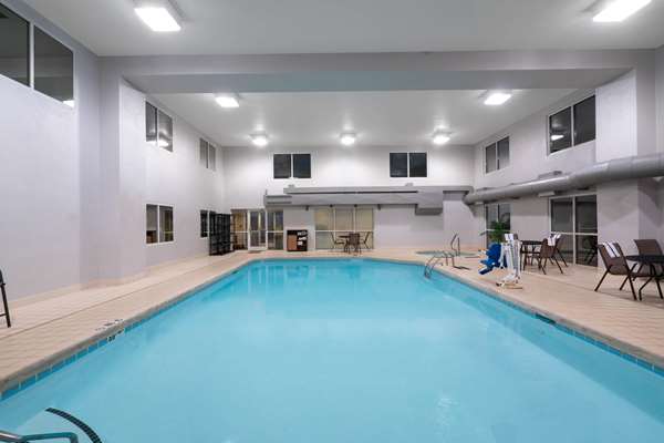 Pool - Wingate by Wyndham Airport Fletcher - I-26, Exit 40