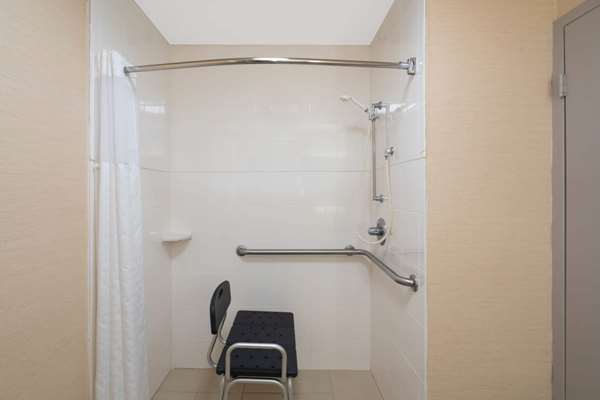  - Wingate by Wyndham Airport Fletcher - I-26, Exit 40