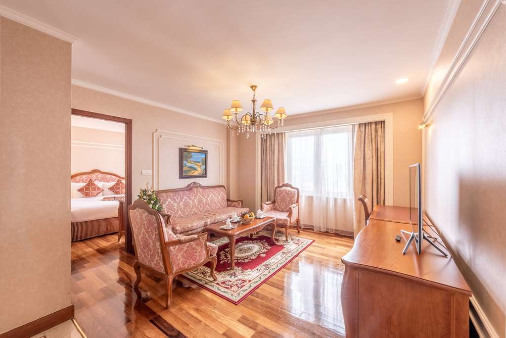 HOTEL GRAND SAIGON-guestroom-Guest Room,Bathroom,Suite,On-Site.jpg