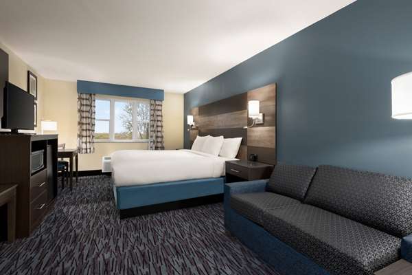 1 King Bed, Studio Suite, Non-Smoking