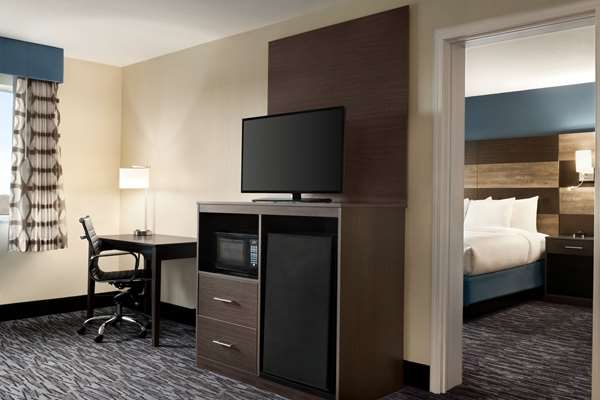 1 King Bed, One Bedroom, Apartment Suite, Non-Smoking
