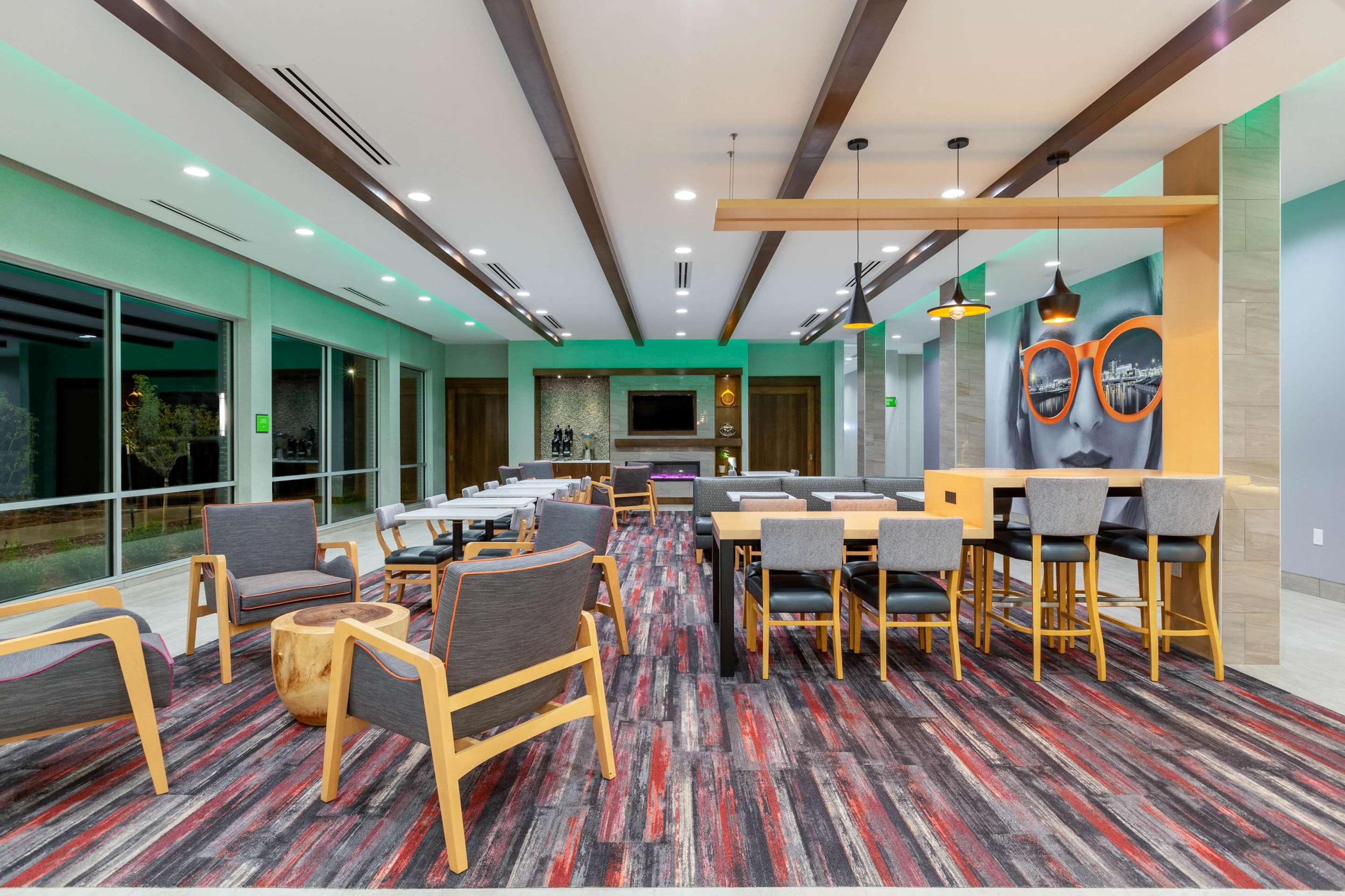 Lobby | La Quinta by Wyndham Altoona Des Moines