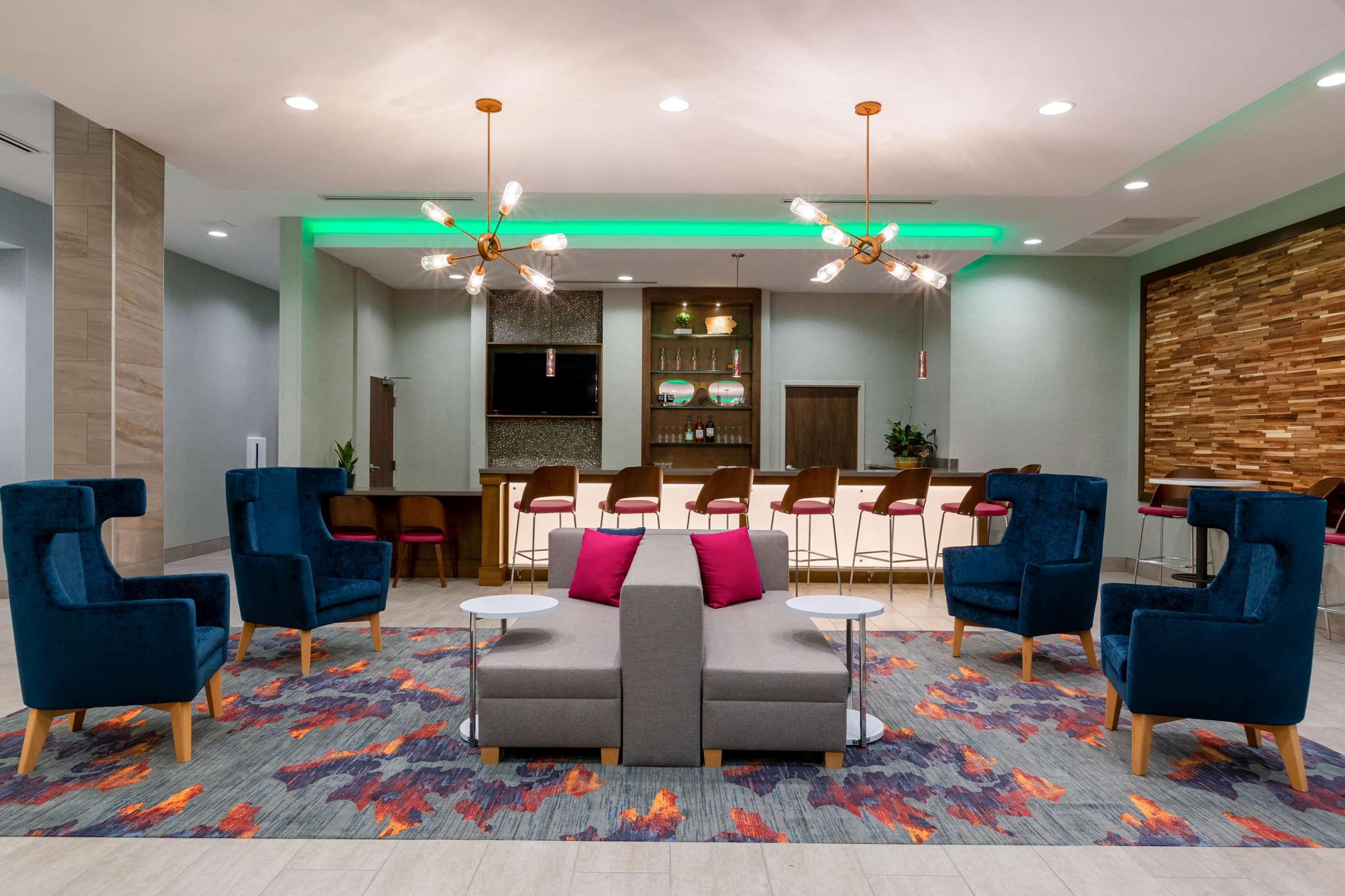 Lobby | La Quinta by Wyndham Altoona Des Moines
