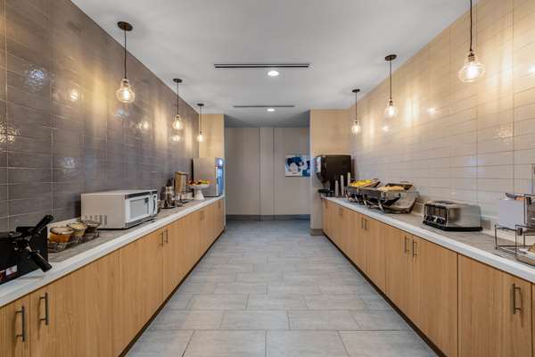 Amenities - La Quinta Inn & Suites Altoona - I-80, Exit 142