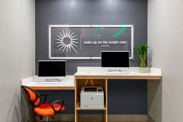 Conference Area - La Quinta Inn & Suites Altoona - I-80, Exit 142