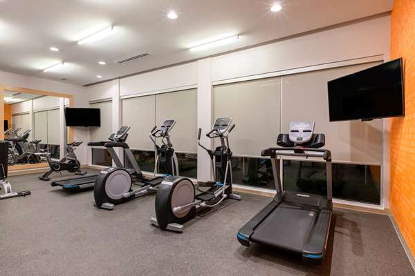 Fitness/ Exercise Room - La Quinta Inn & Suites Altoona - I-80, Exit 142