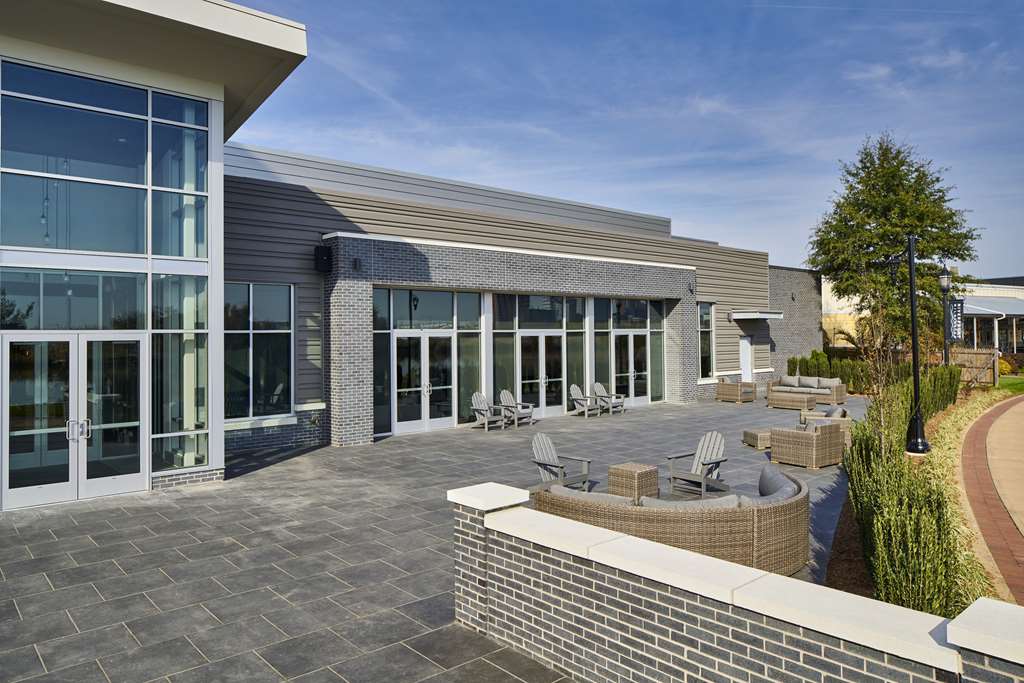 Hyatt Place Wilmington Riverfront - Tap to explore photos