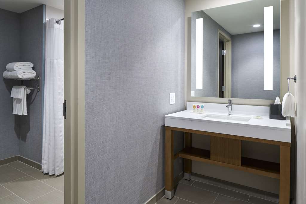 HYATT PLACE WILMINGTON RIVERFRONT-guestroom-Guest Room,Bathroom,On-Site.jpg