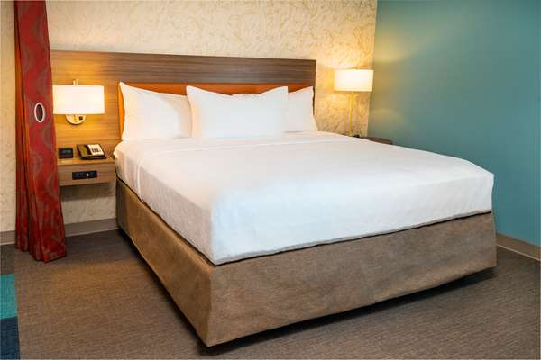  - Home2 Suites by Hilton Bakersfield