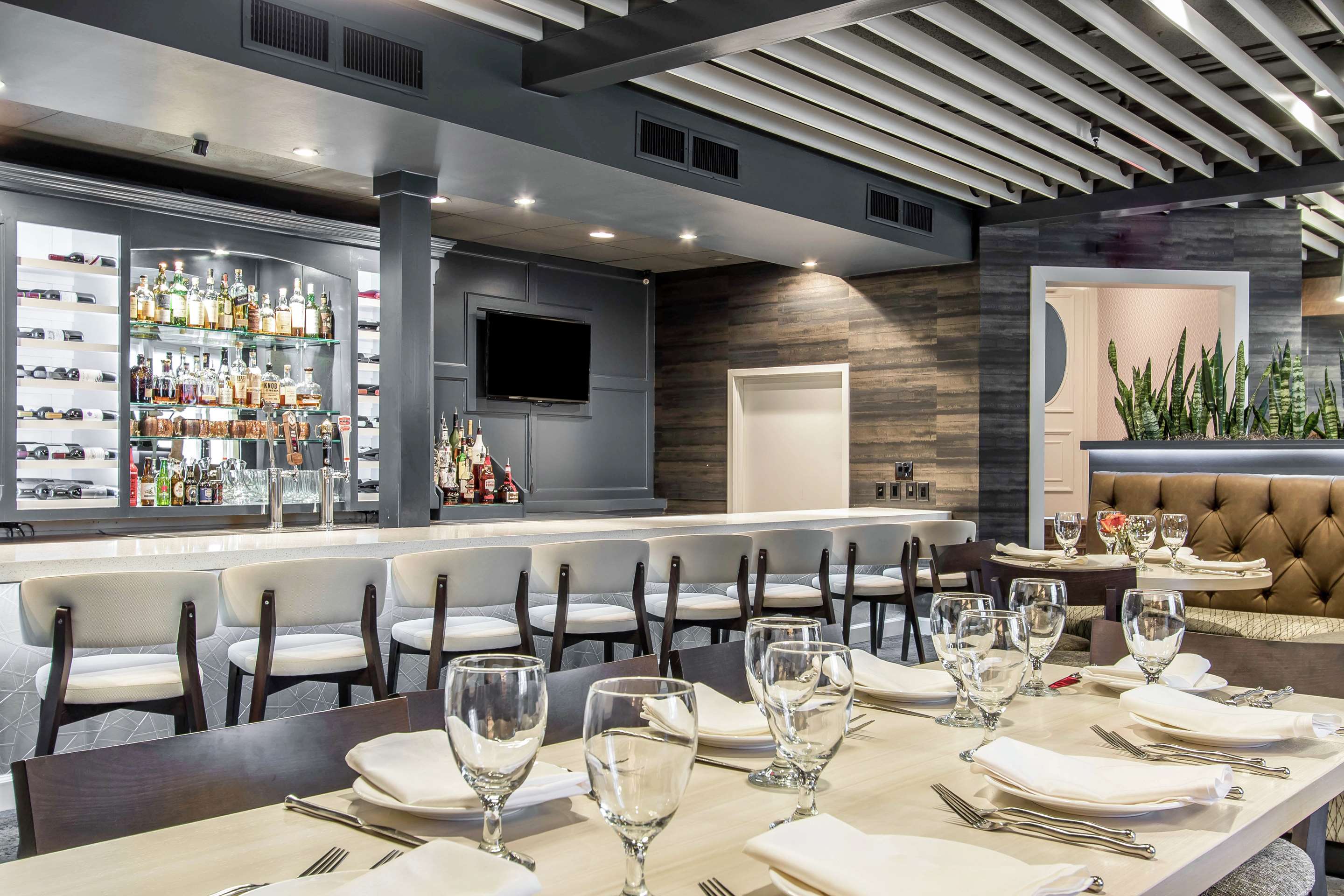 Restaurant | The Burgundy Hotel, Tapestry Collection by Hilton
