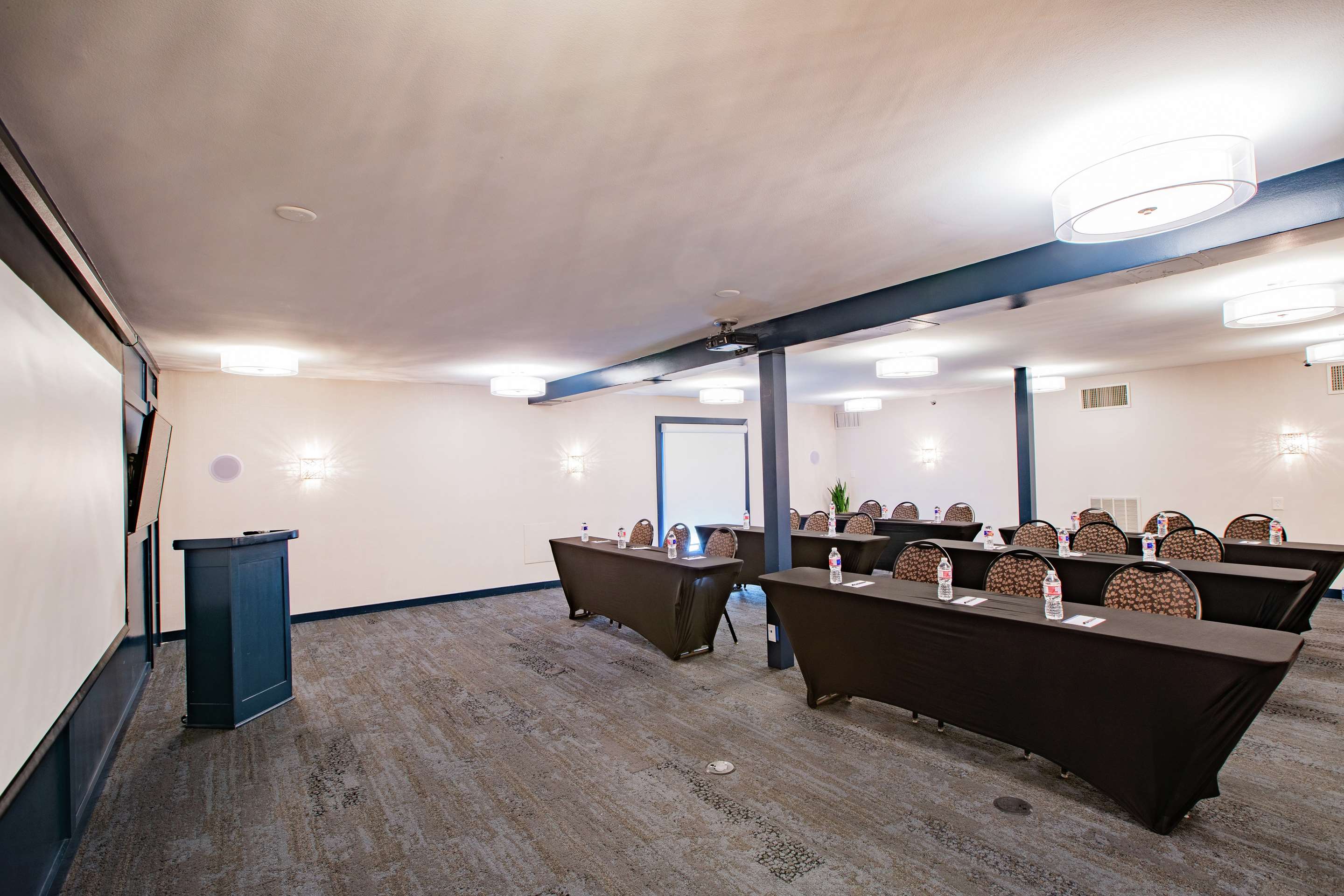 Meeting Room | The Burgundy Hotel, Tapestry Collection by Hilton