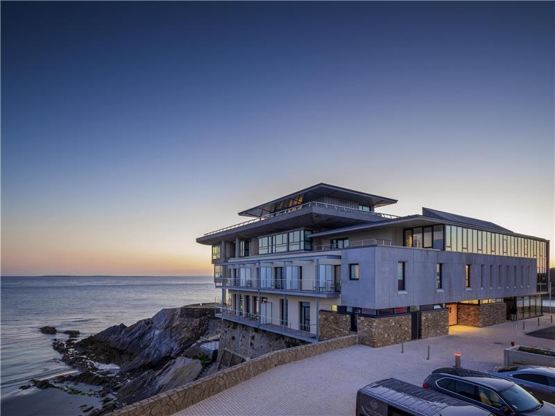 On-Site,Property Amenity,Recreation,Fitness Center,Golf