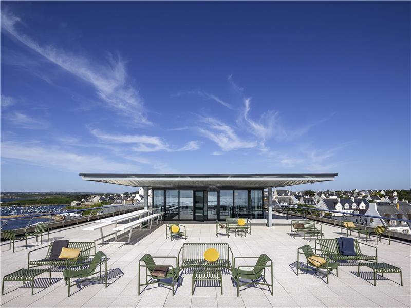On-Site,Outdoor/Exterior,Exterior View of Building