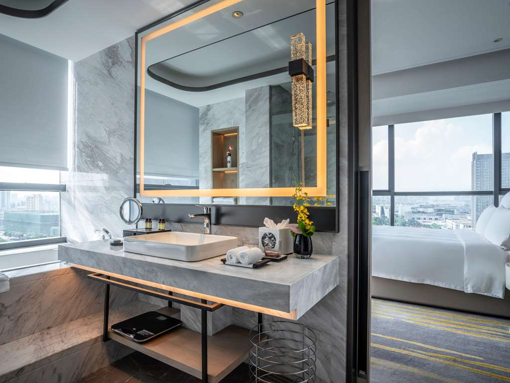 Pullman Zhouzhuang Room Type - DELUXE EXECUTIVE ROOM, Lounge Access, 1 King-Size Bed