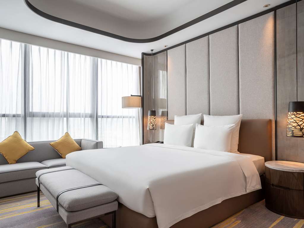 Pullman Zhouzhuang Room Type - DELUXE SUITE, Lounge Access, 1 King-Size Bed